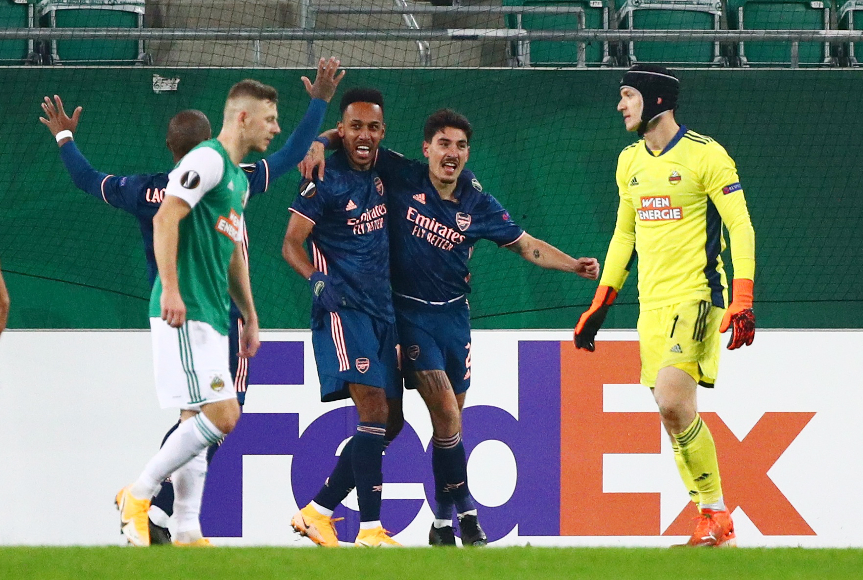 包含意大利横扫勒沃库森,格纳布里统治全场的词条 包含意大利横扫勒沃库森,格纳布里统治全场的词条