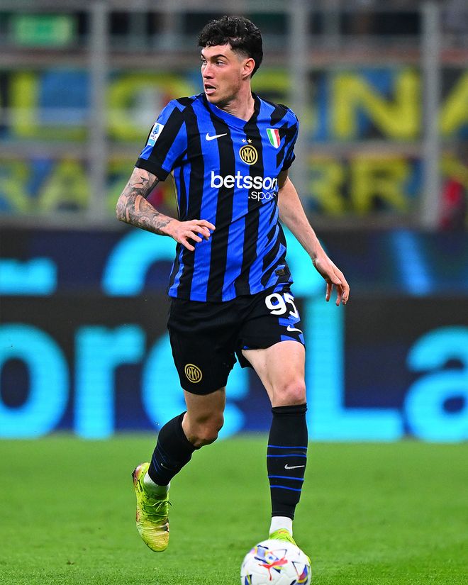 包含拉齐奥主场战平，双方实力不分伯仲的词条