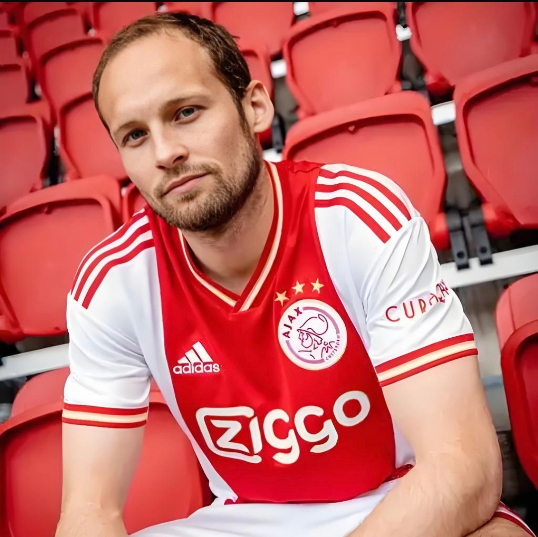 ac米兰下载-法兰克福联赛轮战友比拼，斗志昂扬展现无疑