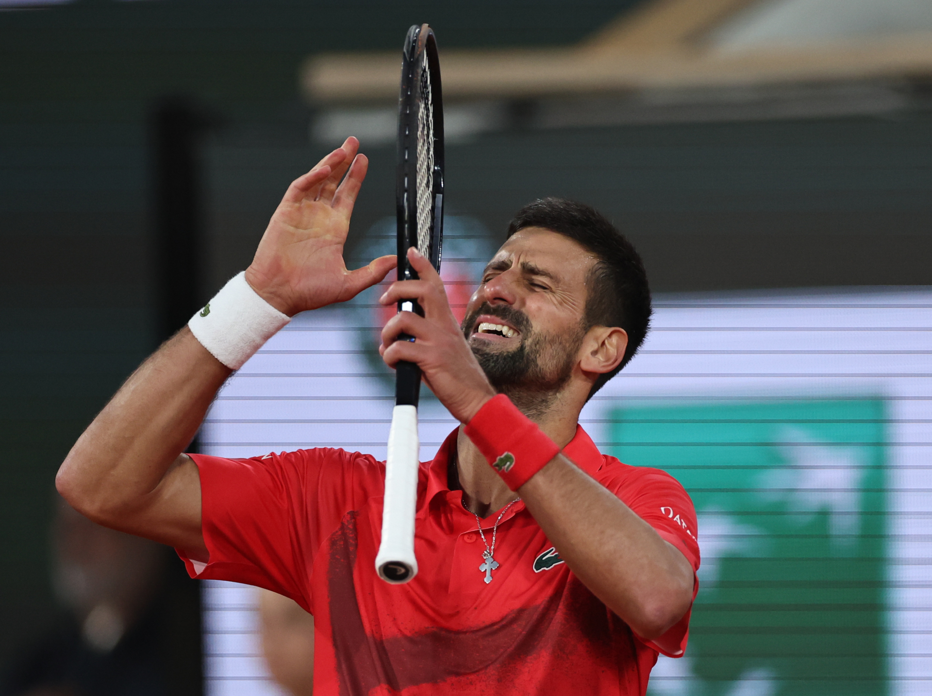 关于法网鏖战拉沃尔杯，西西帕斯统治全场的信息