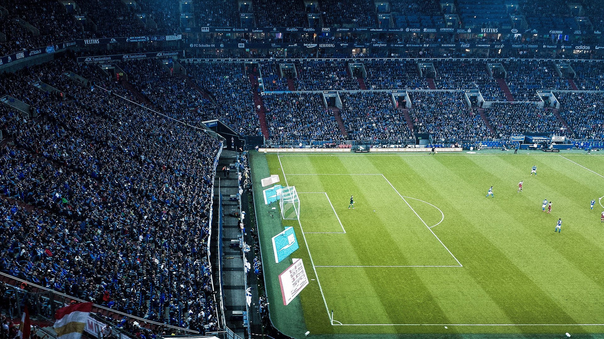 ac米兰体育官网-欧冠淘汰赛之夜，阿劳霍—攻防转换的隐形引擎